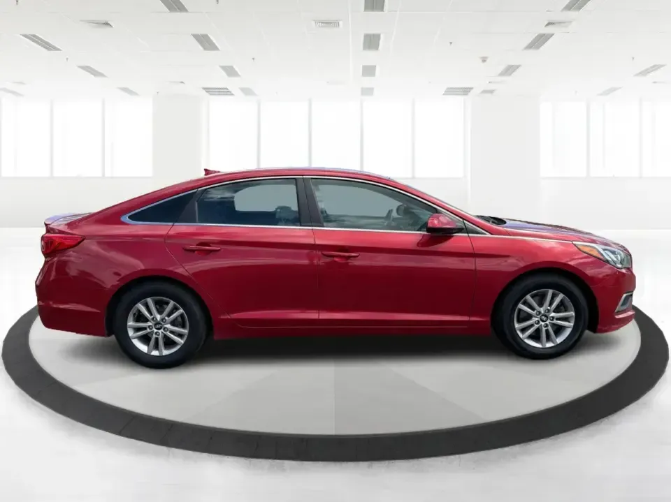 2017 Hyundai Sonata SE (5NPE24AF8HH) with an 2.4L L4 DOHC 16V engine, 7-Speed Automatic transmission, located at 8750 N County Rd 25A, Piqua, OH, 45356, (937) 908-9800, 40.164391, -84.232513 - Ready for a dependable commuter that still looks sharp pulling into work, school pickup, or a weekend dinner in town? This Scarlet Red 2017 Hyundai Sonata SE is a practical, comfortable sedan that fits real-life schedules in Piqua, Ohio-whether you're cruising up N County Rd 25A, heading toward I75 - Photo#1