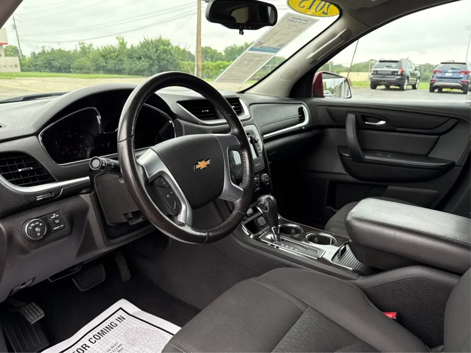 2015 Chevrolet Traverse 1LT (1GNKVGKD4FJ) with an 3.6L V-6 gasoline direct injection engine, located at 1099 N County Rd 25A , Troy, OH, 45373, (937) 908-9800, 40.057079, -84.212883 - **Unleash Adventure with the 2015 Chevrolet Traverse at Advantage Car and Credit - Troy!**<br /> <br /> Are you ready to elevate your family adventures or tackle your daily commute with confidence and style? The 2015 Chevrolet Traverse, with its robust features and spacious design, is perfect for gr - Photo#9