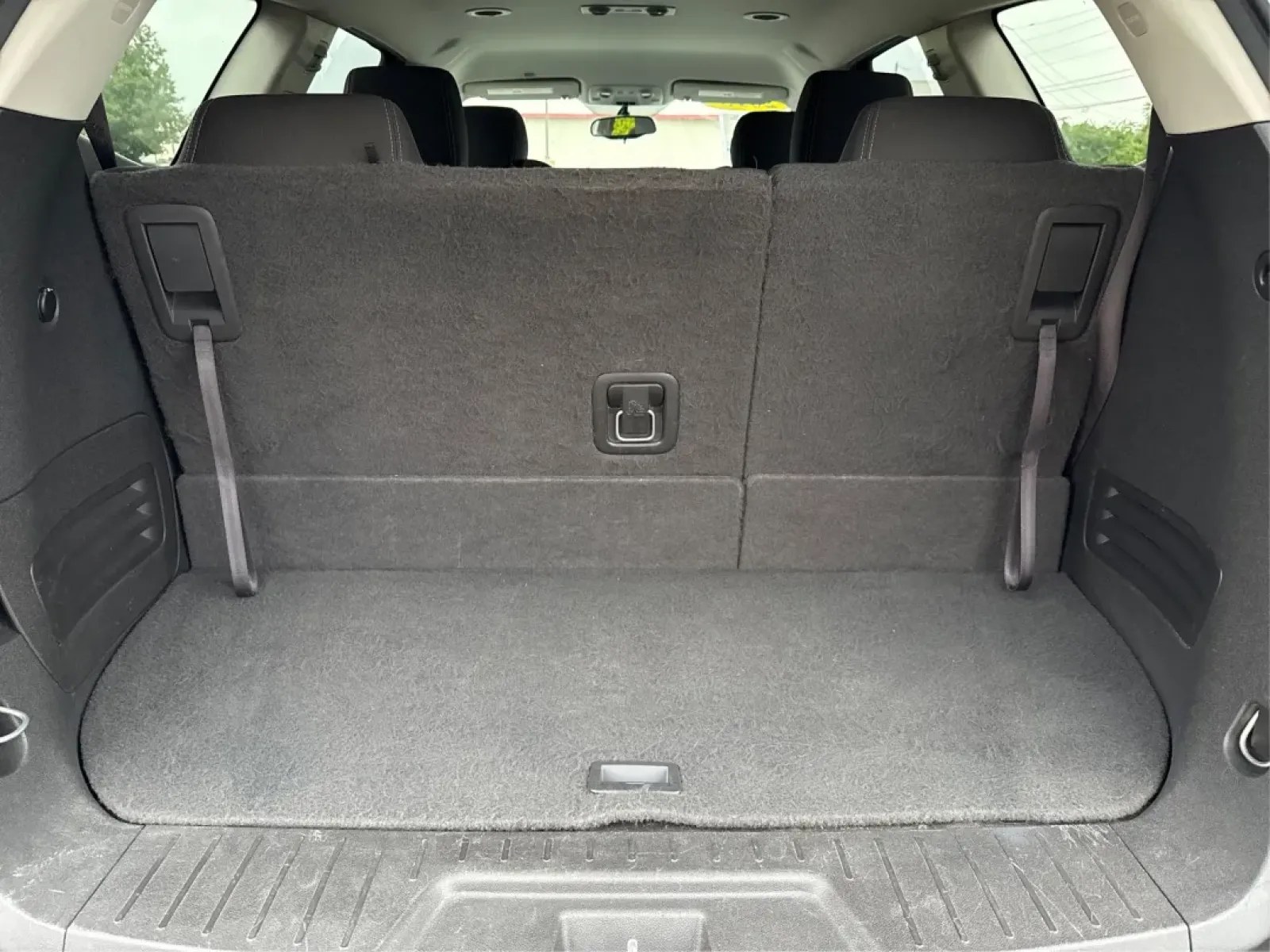 2015 Chevrolet Traverse 1LT (1GNKVGKD4FJ) with an 3.6L V-6 gasoline direct injection engine, located at 1099 N County Rd 25A , Troy, OH, 45373, (937) 908-9800, 40.057079, -84.212883 - **Unleash Adventure with the 2015 Chevrolet Traverse at Advantage Car and Credit - Troy!**<br /> <br /> Are you ready to elevate your family adventures or tackle your daily commute with confidence and style? The 2015 Chevrolet Traverse, with its robust features and spacious design, is perfect for gr - Photo#12