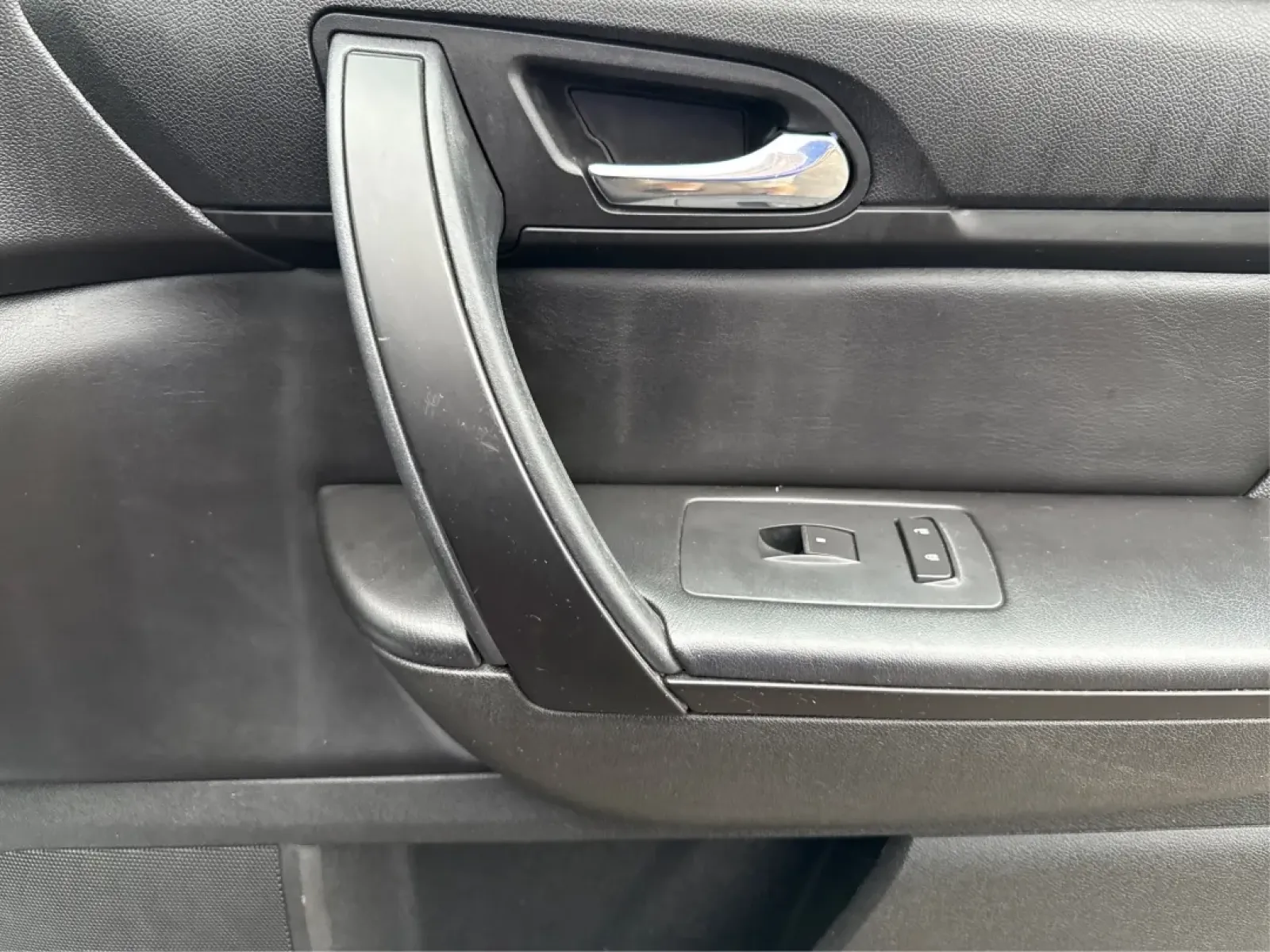 2015 Chevrolet Traverse 1LT (1GNKVGKD4FJ) with an 3.6L V-6 gasoline direct injection engine, located at 1099 N County Rd 25A , Troy, OH, 45373, (937) 908-9800, 40.057079, -84.212883 - **Unleash Adventure with the 2015 Chevrolet Traverse at Advantage Car and Credit - Troy!**<br /> <br /> Are you ready to elevate your family adventures or tackle your daily commute with confidence and style? The 2015 Chevrolet Traverse, with its robust features and spacious design, is perfect for gr - Photo#20