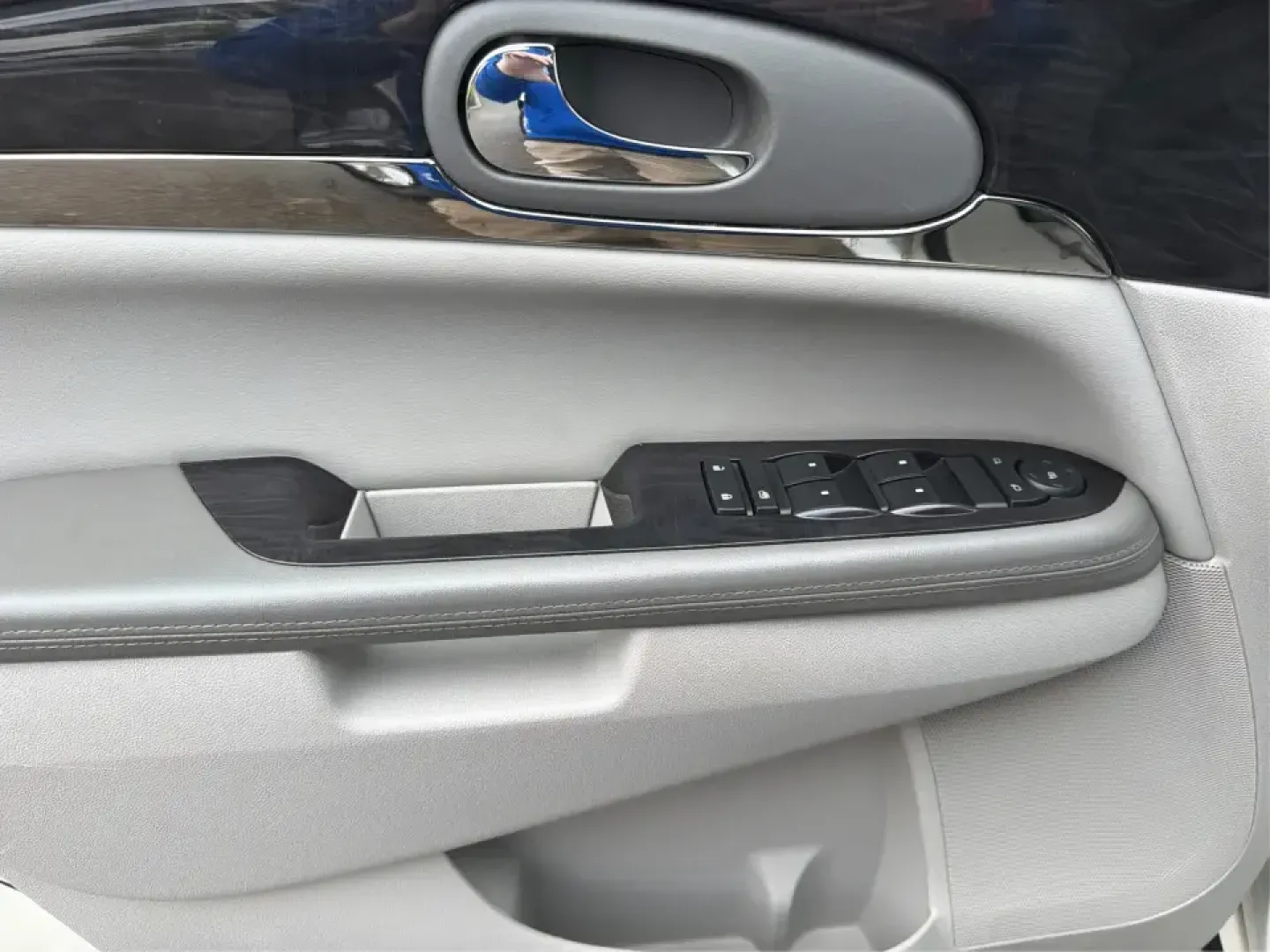 2015 Buick Enclave Convenience (5GAKRAKD6FJ) with an 3.6L V-6 gasoline direct injection engine, 6-Speed Automatic Overdrive transmission, located at 1184 Kauffman Ave, Fairborn, OH, 45324, (937) 908-9800, 39.807072, -84.030914 - Road-trip weekends, school drop-offs, and stress-free grocery runs get a whole lot easier in a 3-row SUV that's built to keep everyone comfortable. This **2015 Buick Enclave Convenience** in **White Opal** is a smart pick for **growing families**, **busy commuters**, and **budget-conscious buyers** - Photo#19