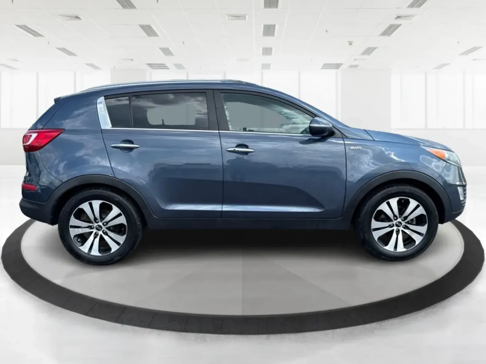 2013 Kia Sportage EX (KNDPCCA25D7) with an 2.4L I-4 DOHC engine, located at 1099 N County Rd 25A , Troy, OH, 45373, (937) 908-9800, 40.057079, -84.212883 - **Elevate Your Adventures with the 2013 Kia Sportage EX - Perfect for Every Journey!**<br /> <br /> Are you ready to take your daily commutes and weekend getaways to the next level? Look no further than this 2013 Kia Sportage EX, available now at Advantage Car and Credit in Fairborn, OH. This versat - Photo#1