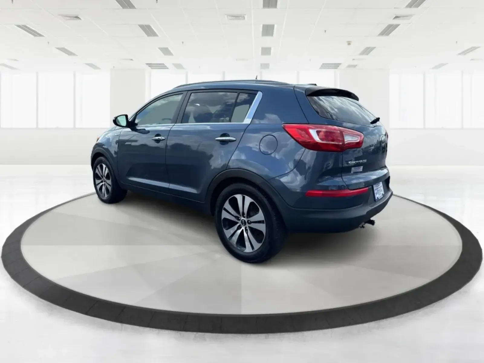 2013 Kia Sportage EX (KNDPCCA25D7) with an 2.4L I-4 DOHC engine, located at 1099 N County Rd 25A , Troy, OH, 45373, (937) 908-9800, 40.057079, -84.212883 - **Elevate Your Adventures with the 2013 Kia Sportage EX - Perfect for Every Journey!**<br /> <br /> Are you ready to take your daily commutes and weekend getaways to the next level? Look no further than this 2013 Kia Sportage EX, available now at Advantage Car and Credit in Fairborn, OH. This versat - Photo#5