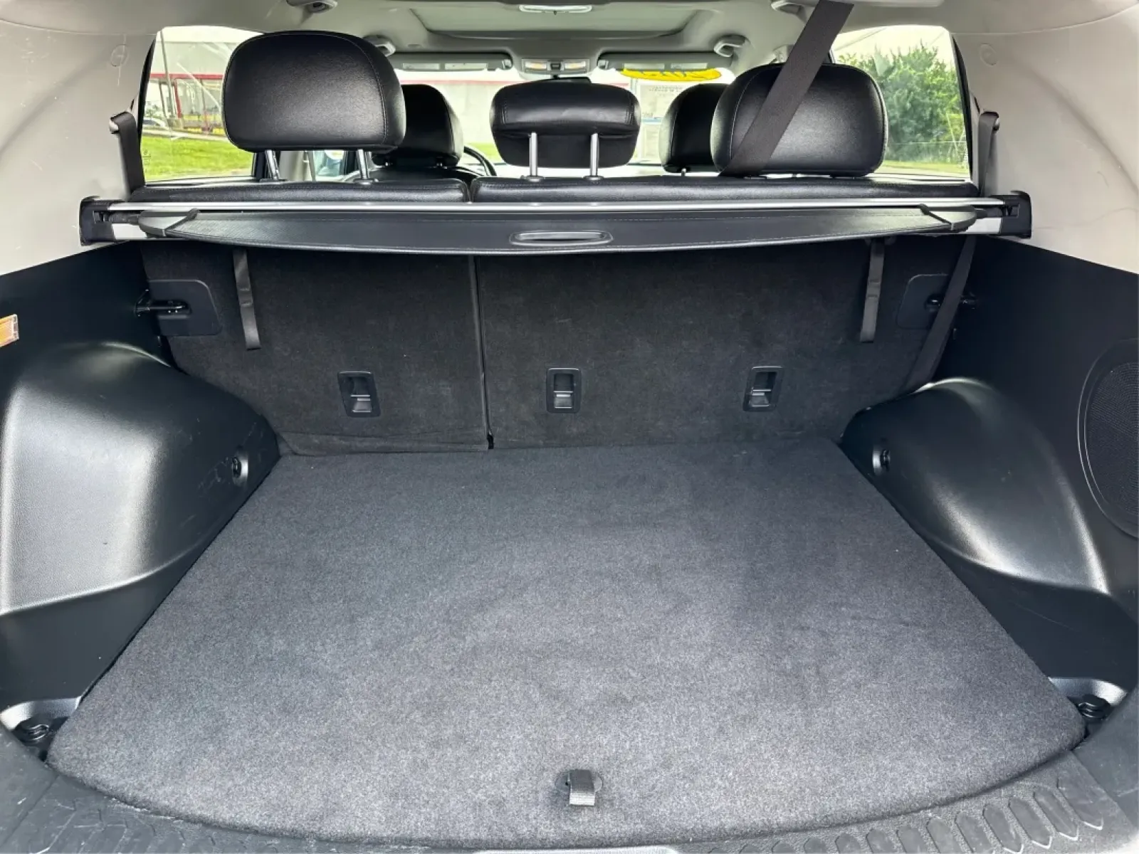 2013 Kia Sportage EX (KNDPCCA25D7) with an 2.4L I-4 DOHC engine, located at 1099 N County Rd 25A , Troy, OH, 45373, (937) 908-9800, 40.057079, -84.212883 - **Elevate Your Adventures with the 2013 Kia Sportage EX - Perfect for Every Journey!**<br /> <br /> Are you ready to take your daily commutes and weekend getaways to the next level? Look no further than this 2013 Kia Sportage EX, available now at Advantage Car and Credit in Fairborn, OH. This versat - Photo#12