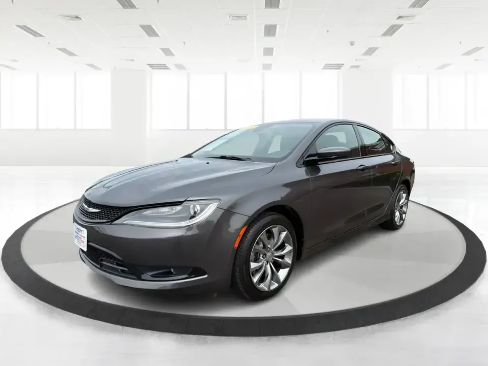 2015 Chrysler 200 S (1C3CCCBG7FN) with an 3.6L V6 DOHC 24V FFV engine, 9-Speed Automatic transmission, located at 8750 N County Rd 25A, Piqua, OH, 45356, (937) 908-9800, 40.164391, -84.232513 - Need a smart, comfortable sedan for the weekday commute up I-75, quick errands around Piqua, and the occasional road trip to Dayton or Troy? This 2015 Chrysler 200 S delivers the kind of smooth V6 power, upscale comfort, and everyday practicality that fits real life-whether you're a busy parent shut - Photo#8