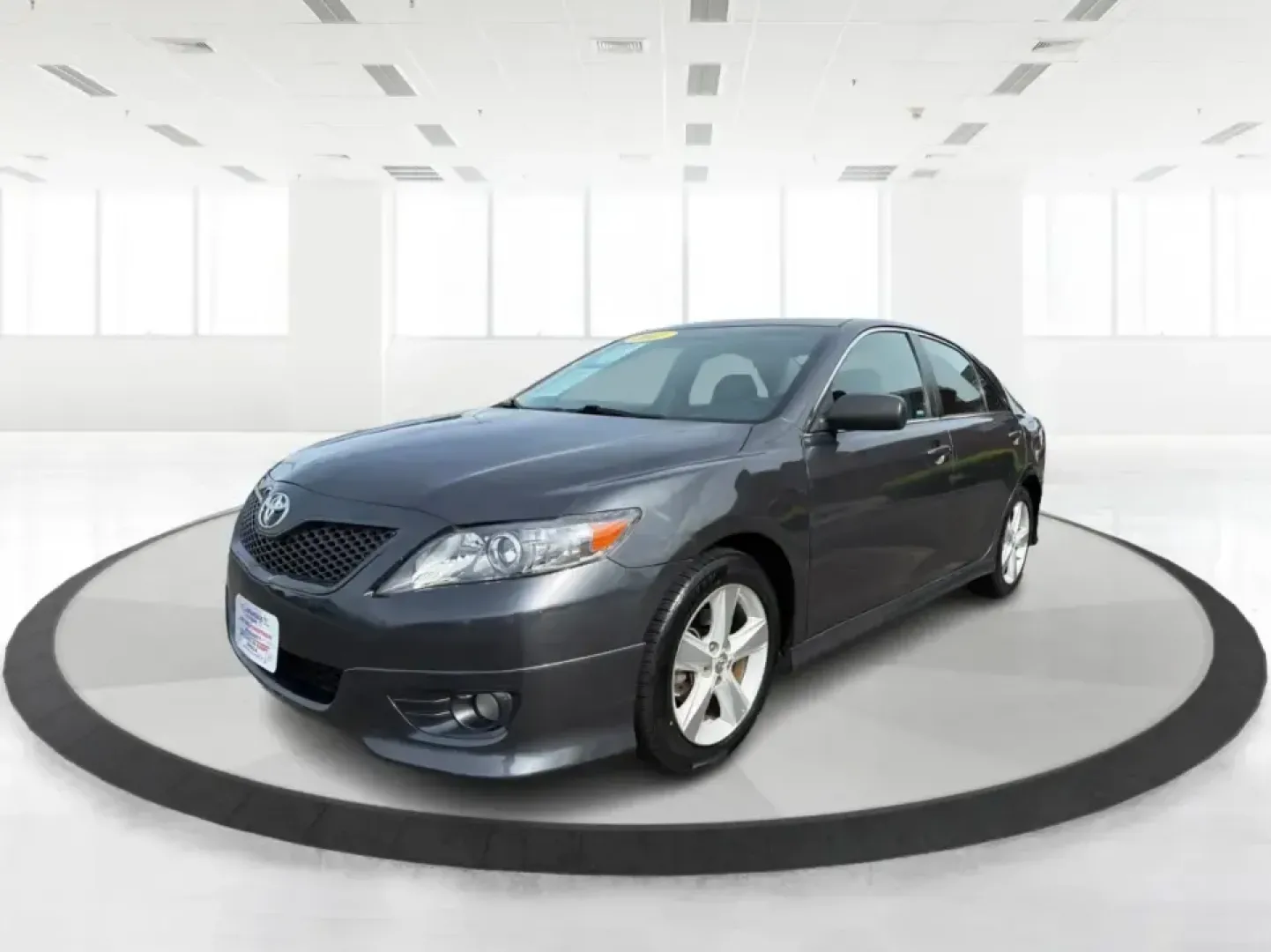 2011 Toyota Camry SE V6 (4T1BK3EK9BU) with an 3.5L V-6 DOHC engine, 6-Speed Automatic transmission, located at 4508 South Dixie Dr, Moraine, OH, 45439, (937) 908-9800, 39.689976, -84.218452 - Need a commuter that can eat up I75 miles all week, then still feel sporty for a Saturday drive past the Great Miami River or out toward the Miami Valley? This 2011 Toyota Camry SE V6 is the kind of practical-yet-fun sedan that fits real life in Piqua-reliable for work runs, comfortable for family e - Photo#8