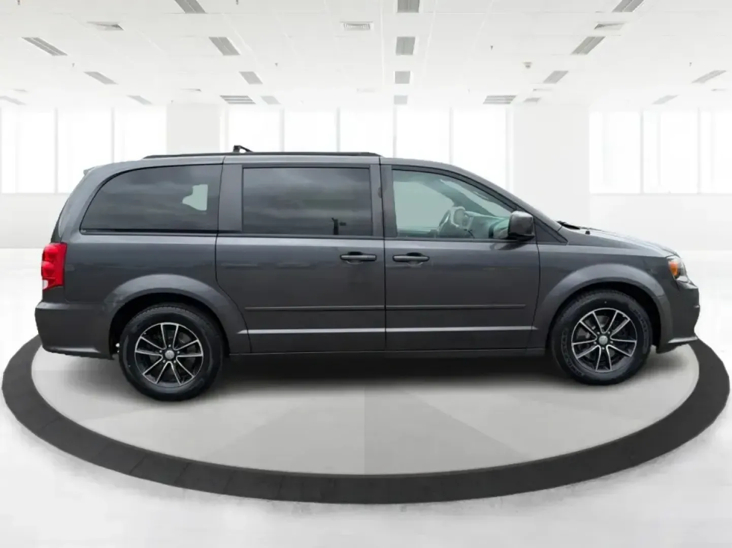 2017 Dodge Grand Caravan GT (2C4RDGEGXHR) with an Pentastar 3.6L V-6 DOHC engine, 6A transmission, located at 4508 South Dixie Dr, Moraine, OH, 45439, (937) 908-9800, 39.689976, -84.218452 - Picture the next family road trip, school drop-off line, or weekend tournament run-everyone comfortable, gear loaded, and the drive feeling easy. This 2017 Dodge Grand Caravan GT is built for real life in West Central Ohio, giving growing families and busy commuters the space, flexibility, and every - Photo#1