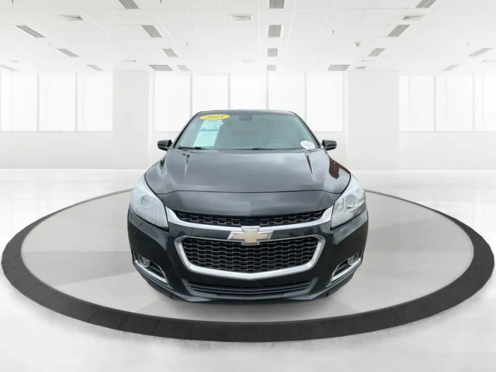 2015 Chevrolet Malibu 2LT (1G11D5SL9FF) with an ECOTEC 2.5L I-4 gasoline direct injection engine, located at 1099 N County Rd 25A , Troy, OH, 45373, (937) 908-9800, 40.057079, -84.212883 - Discover the perfect blend of style, performance, and affordability with the 2015 Chevrolet Malibu 2LT, available now at Advantage Car and Credit in Fairborn, OH. Whether you're commuting to work, ferrying the kids to school, or planning weekend getaways, this reliable sedan is designed to enhance y - Photo#7