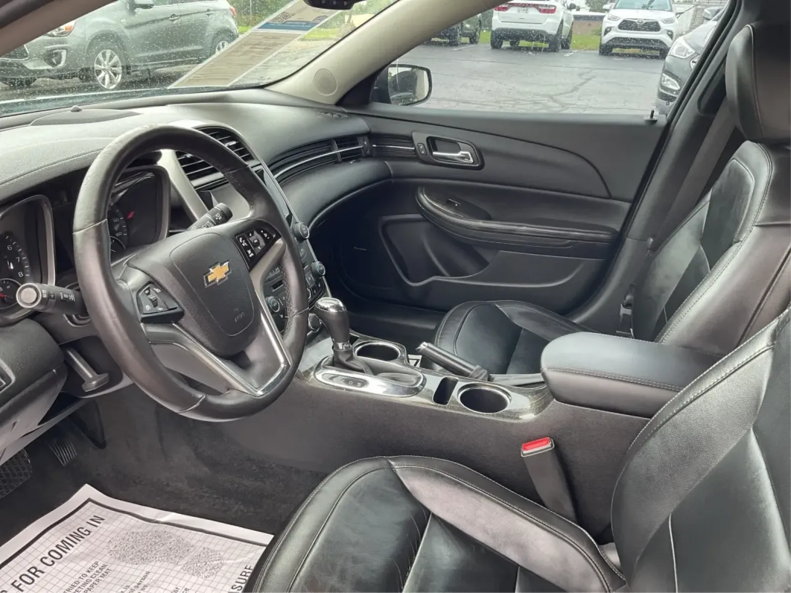2015 Chevrolet Malibu 2LT (1G11D5SL9FF) with an ECOTEC 2.5L I-4 gasoline direct injection engine, located at 1099 N County Rd 25A , Troy, OH, 45373, (937) 908-9800, 40.057079, -84.212883 - Discover the perfect blend of style, performance, and affordability with the 2015 Chevrolet Malibu 2LT, available now at Advantage Car and Credit in Fairborn, OH. Whether you're commuting to work, ferrying the kids to school, or planning weekend getaways, this reliable sedan is designed to enhance y - Photo#9