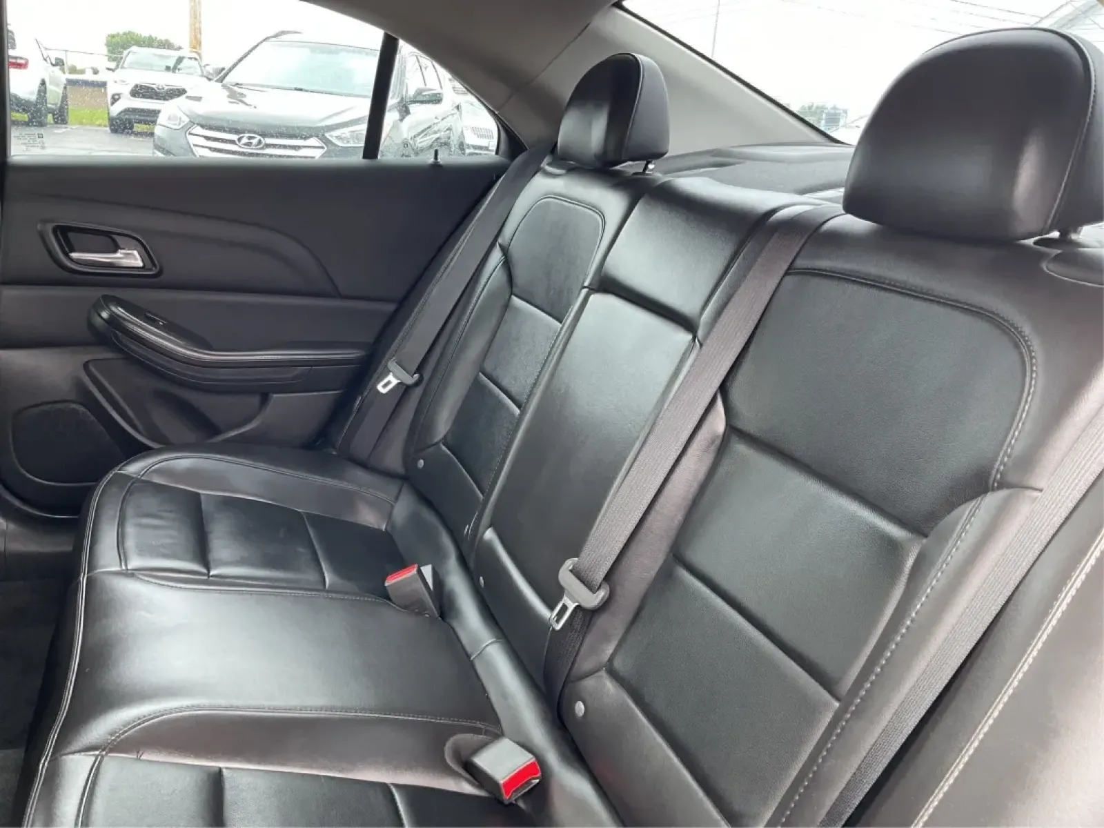 2015 Chevrolet Malibu 2LT (1G11D5SL9FF) with an ECOTEC 2.5L I-4 gasoline direct injection engine, located at 1099 N County Rd 25A , Troy, OH, 45373, (937) 908-9800, 40.057079, -84.212883 - Discover the perfect blend of style, performance, and affordability with the 2015 Chevrolet Malibu 2LT, available now at Advantage Car and Credit in Fairborn, OH. Whether you're commuting to work, ferrying the kids to school, or planning weekend getaways, this reliable sedan is designed to enhance y - Photo#10