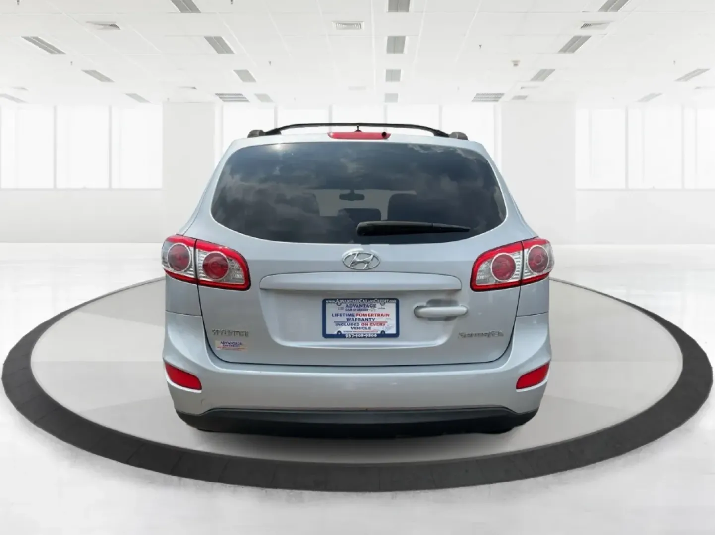 2010 Hyundai Santa Fe GLS (5NMSG3AB3AH) with an 2.4L I-4 DOHC engine, located at 1099 N County Rd 25A , Troy, OH, 45373, (937) 908-9800, 40.057079, -84.212883 - ### Discover Your Next Adventure with the 2010 Hyundai Santa Fe GLS at Advantage Car and Credit!<br /> <br /> Are you looking for a dependable vehicle that can comfortably accommodate your growing family or offer you a reliable partner for weekend adventures? Look no further than this stunning **201 - Photo#3