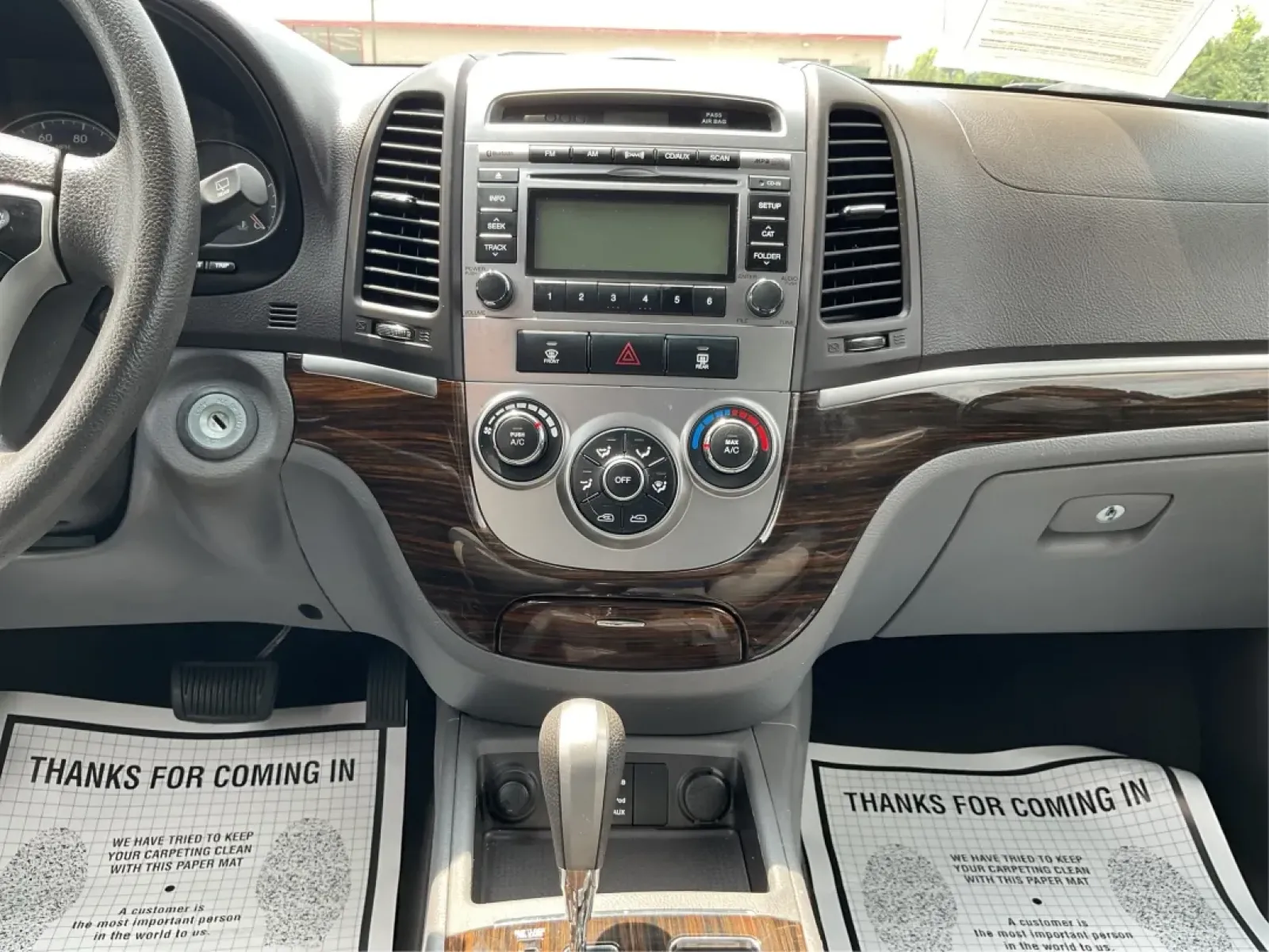 2010 Hyundai Santa Fe GLS (5NMSG3AB3AH) with an 2.4L I-4 DOHC engine, located at 1099 N County Rd 25A , Troy, OH, 45373, (937) 908-9800, 40.057079, -84.212883 - ### Discover Your Next Adventure with the 2010 Hyundai Santa Fe GLS at Advantage Car and Credit!<br /> <br /> Are you looking for a dependable vehicle that can comfortably accommodate your growing family or offer you a reliable partner for weekend adventures? Look no further than this stunning **201 - Photo#13