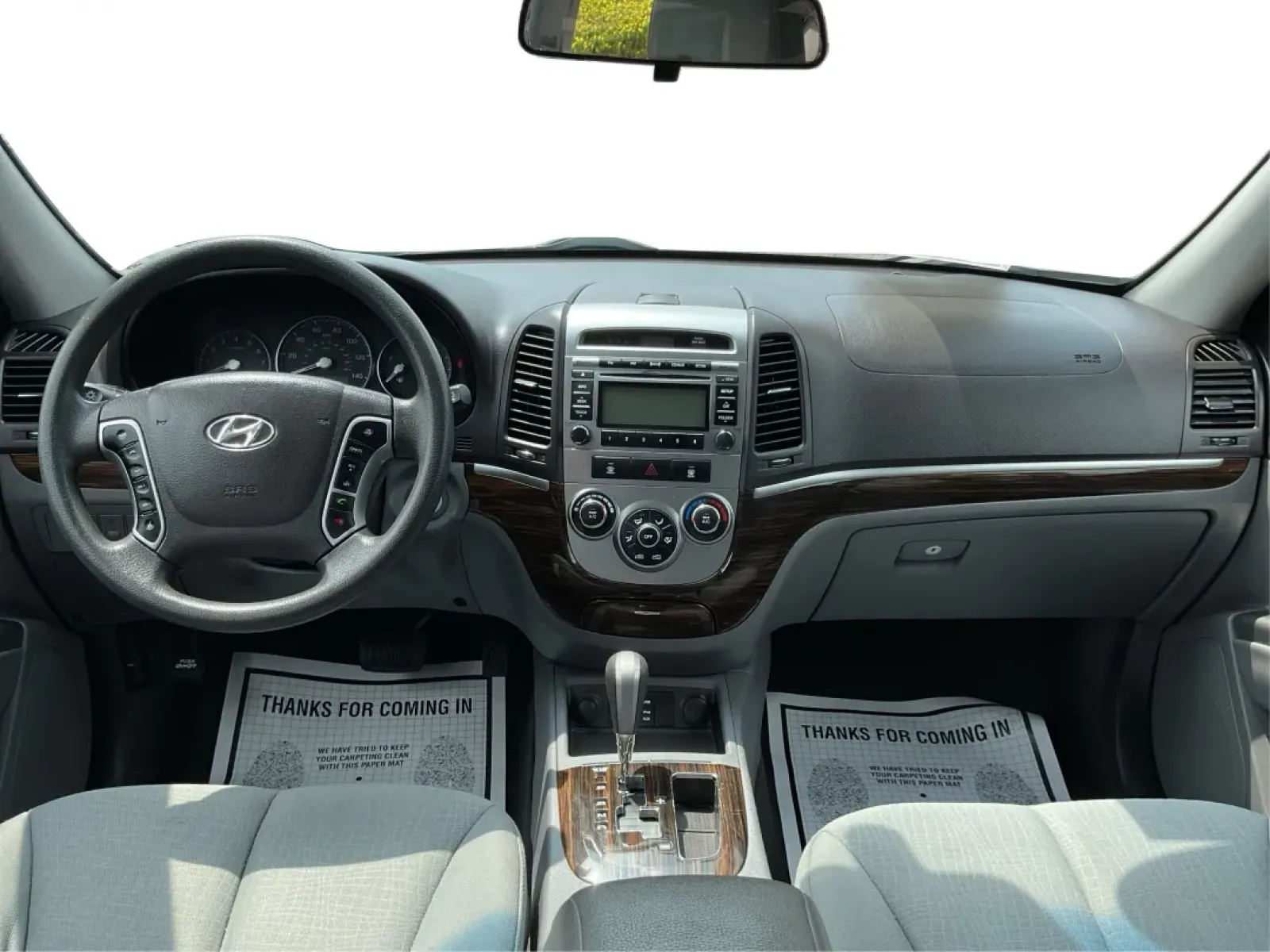 2010 Hyundai Santa Fe GLS (5NMSG3AB3AH) with an 2.4L I-4 DOHC engine, located at 1099 N County Rd 25A , Troy, OH, 45373, (937) 908-9800, 40.057079, -84.212883 - ### Discover Your Next Adventure with the 2010 Hyundai Santa Fe GLS at Advantage Car and Credit!<br /> <br /> Are you looking for a dependable vehicle that can comfortably accommodate your growing family or offer you a reliable partner for weekend adventures? Look no further than this stunning **201 - Photo#19