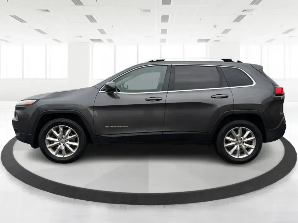2015 Jeep Cherokee Limited (1C4PJMDS6FW) with an 3.2L V6 DOHC 24V engine, 9-Speed Automatic transmission, located at 401 Woodman Dr, Riverside, OH, 45431, (937) 908-9800, 39.760899, -84.123421 - Weekend escapes to John Bryan State Park, daily commutes down I70, or school-and-sports runs around Riverside-this 2015 Jeep Cherokee Limited is built for the kind of life that doesn't stay parked. With SUV comfort, confident capability, and upscale features, it's a smart fit for drivers who want on - Photo#5