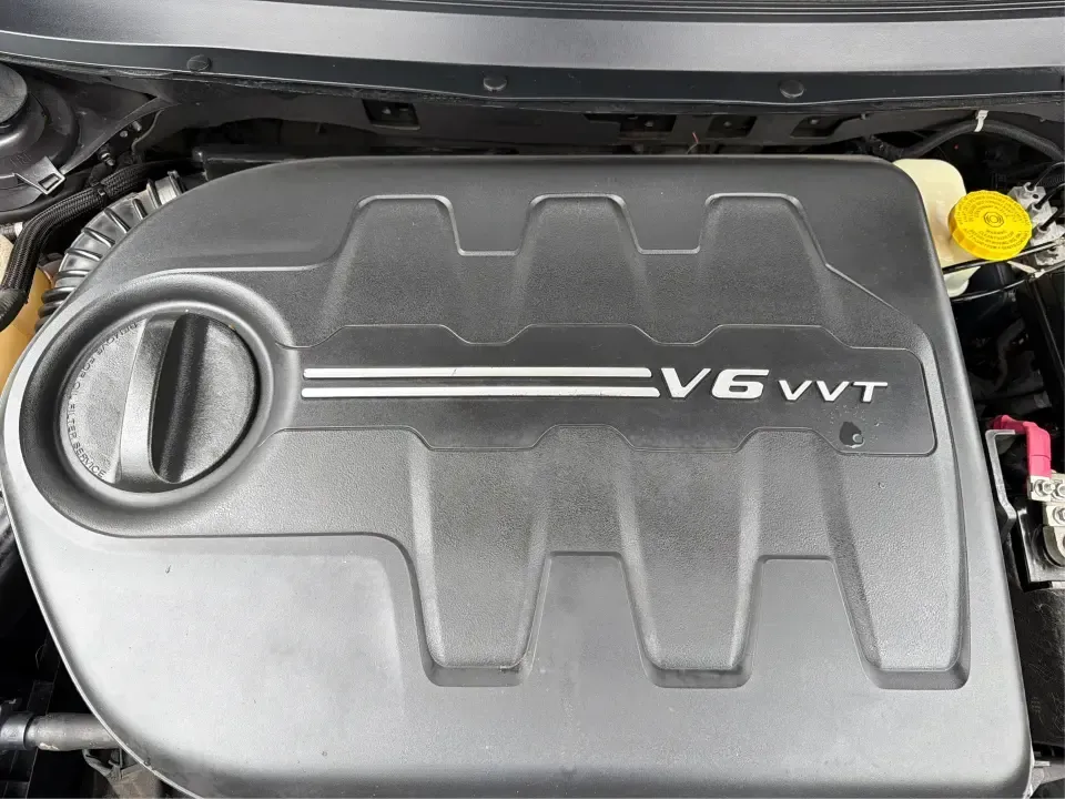 2015 Jeep Cherokee Limited (1C4PJMDS6FW) with an 3.2L V6 DOHC 24V engine, 9-Speed Automatic transmission, located at 401 Woodman Dr, Riverside, OH, 45431, (937) 908-9800, 39.760899, -84.123421 - Weekend escapes to John Bryan State Park, daily commutes down I70, or school-and-sports runs around Riverside-this 2015 Jeep Cherokee Limited is built for the kind of life that doesn't stay parked. With SUV comfort, confident capability, and upscale features, it's a smart fit for drivers who want on - Photo#11