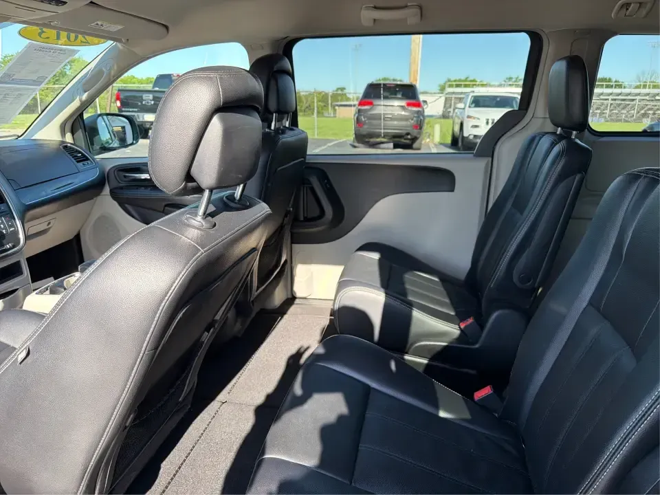 2013 Chrysler Town and Country Touring (2C4RC1BG8DR) with an Pentastar 3.6L V-6 DOHC engine, 6-Speed Automatic transmission, located at 8750 N County Rd 25A, Piqua, OH, 45356, (937) 908-9800, 40.164391, -84.232513 - Road-trip weekends, school drop-offs, and big-box store runs feel a lot easier when you've got a minivan that's built for real life. This 2013 Chrysler Town and Country Touring in Brilliant Black Crystal Pearlcoat is a smart pick for growing families, busy commuters, and budget-conscious buyers wh - Photo#10