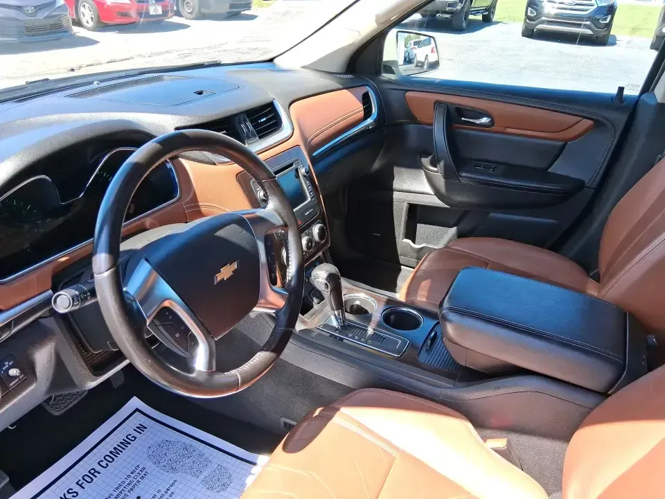 2016 Chevrolet Traverse 2LT (1GNKVHKD6GJ) with an 3.6L V-6 gasoline direct injection engine, 6-Speed Automatic transmission, located at 1184 Kauffman Ave, Fairborn, OH, 45324, (937) 908-9800, 39.807072, -84.030914 - Big weekends, busy school mornings, and long commutes feel a lot easier when you've got a roomy SUV that can handle passengers, cargo, and Ohio weather in one comfortable package. This **2016 Chevrolet Traverse 2LT** is built for real life-whether you're shuttling kids to activities, heading out for - Photo#8