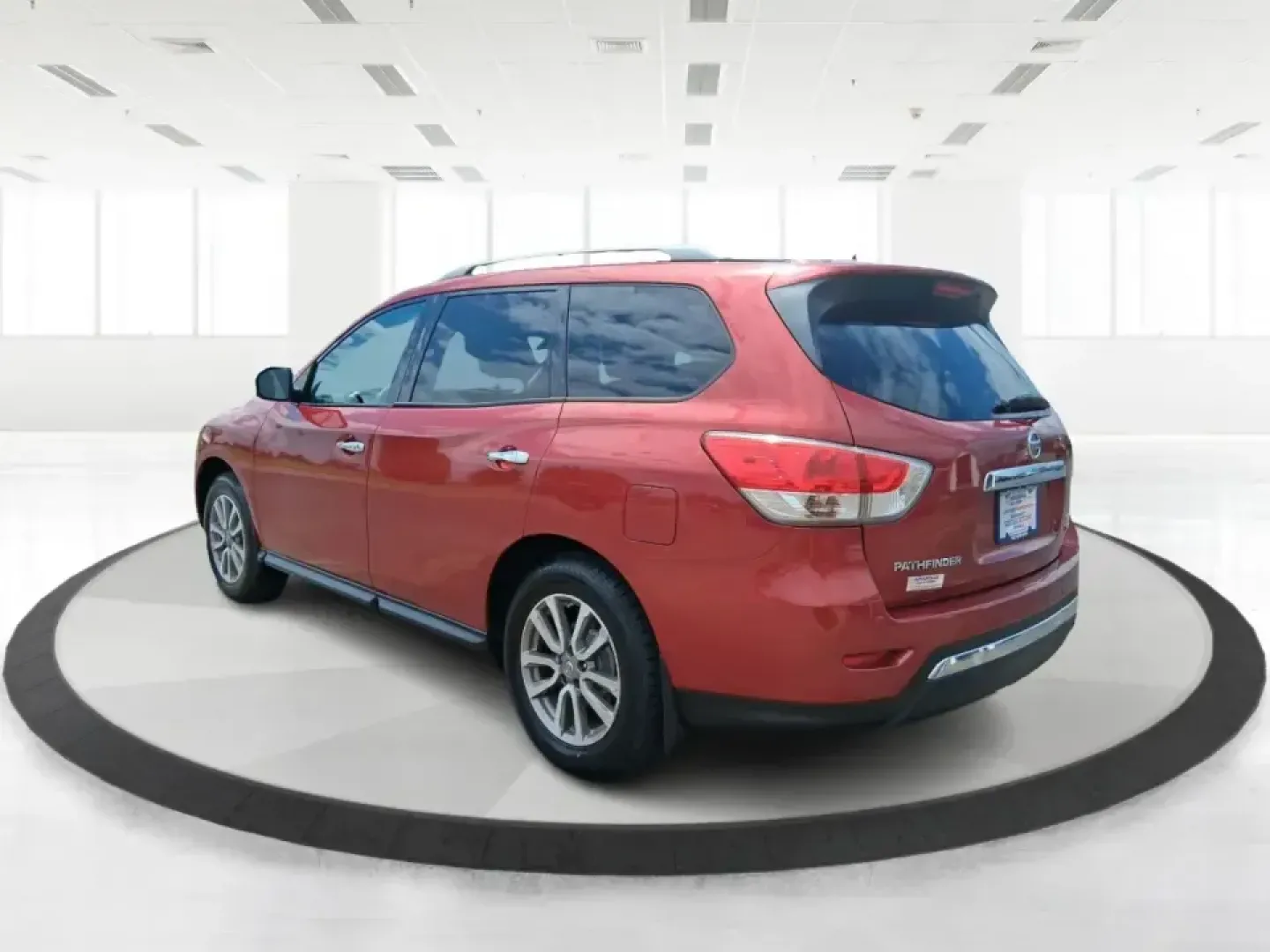 2015 Nissan Pathfinder SV (5N1AR2MM6FC) with an 3.5L V-6 DOHC engine, Continuously Variable Transmission transmission, located at 401 Woodman Dr, Riverside, OH, 45431, (937) 908-9800, 39.760899, -84.123421 - Need one SUV that can handle the weekday school run, the long commute down I675, and a spontaneous weekend escape to Carillon Historical Park or a day at the National Museum of the U.S. Air Force? This 2015 Nissan Pathfinder SV in eye-catching Cayenne Red is built for real life in Riverside, Ohio-ro - Photo#4
