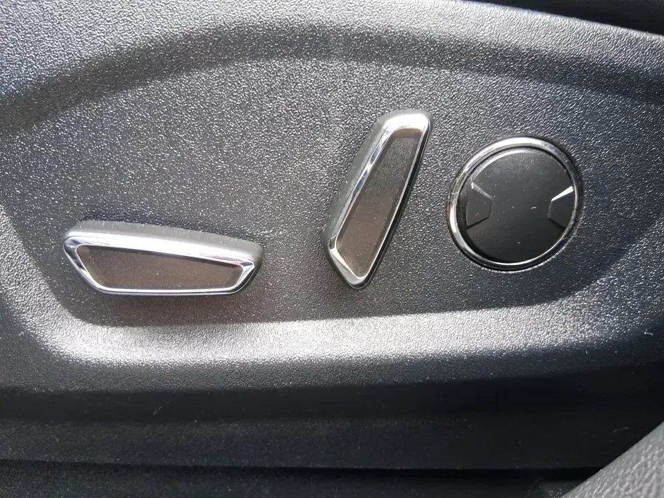 2016 Ford Edge Titanium (2FMPK3K87GB) with an 3.5L V6 DOHC 24V engine, 6A transmission, located at 401 Woodman Dr, Riverside, OH, 45431, (937) 908-9800, 39.760899, -84.123421 - Road-trip weekends to Hocking Hills, daily commutes down I675, and school drop-offs around Riverside all feel easier when you've got a comfortable, feature-packed SUV that fits real life. This 2016 Ford Edge Titanium in Shadow Black delivers the kind of refined ride and smart tech that makes every m - Photo#18