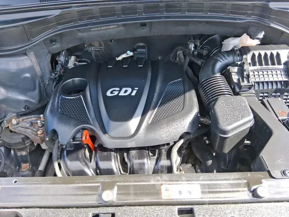 2015 Hyundai Santa Fe 2.4L (5XYZUDLB3FG) with an Theta II 2.4L I-4 gasoline direct injection engine, 6-Speed Automatic transmission, located at 401 Woodman Dr, Riverside, OH, 45431, (937) 908-9800, 39.760899, -84.123421 - Pack up the kids, load the cooler, and point your weekend plans toward the open road-this 2015 Hyundai Santa Fe 2.4L in Platinum Graphite is the kind of SUV that fits real life in Riverside. Whether you're commuting down I-75, running errands along Woodman Dr, or heading out for a day at Eastwood Me - Photo#11