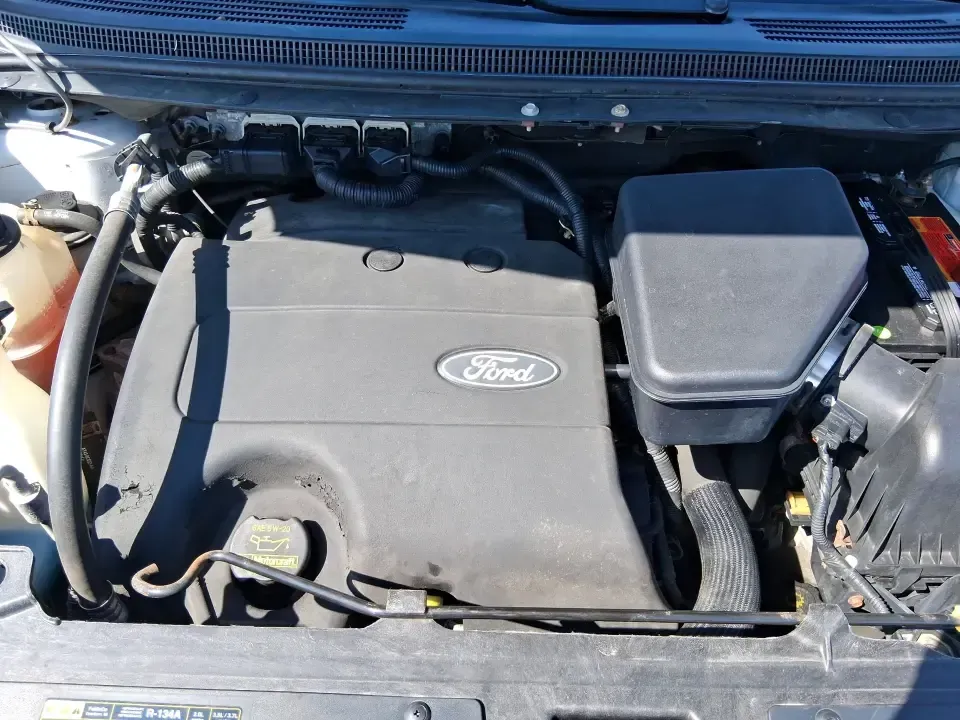 2013 Ford Edge SEL (2FMDK3JC2DB) with an 3.5L V6 DOHC 24V engine, 6-Speed Automatic transmission, located at 8750 N County Rd 25A, Piqua, OH, 45356, (937) 908-9800, 40.164391, -84.232513 - Picture your next road trip up I75 or a busy week of school dropoffs and commuting done in a roomy SUV that feels comfortable, confident, and ready for everyday Ohio life. This 2013 Ford Edge SEL is a smart fit for drivers who want midsize versatility without the bulky footprint-great for growing fa - Photo#11