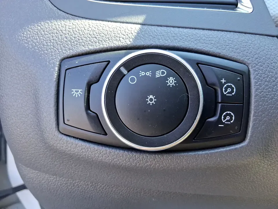 2013 Ford Edge SEL (2FMDK3JC2DB) with an 3.5L V6 DOHC 24V engine, 6-Speed Automatic transmission, located at 8750 N County Rd 25A, Piqua, OH, 45356, (937) 908-9800, 40.164391, -84.232513 - Picture your next road trip up I75 or a busy week of school dropoffs and commuting done in a roomy SUV that feels comfortable, confident, and ready for everyday Ohio life. This 2013 Ford Edge SEL is a smart fit for drivers who want midsize versatility without the bulky footprint-great for growing fa - Photo#17