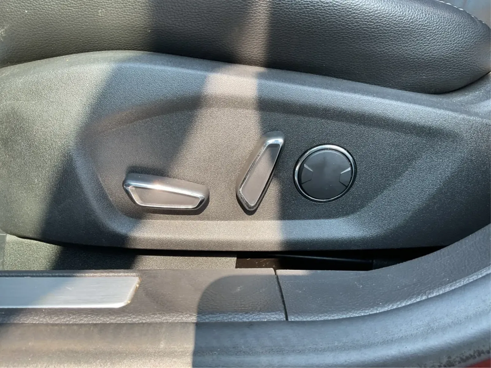 2016 Ford Fusion Titanium (3FA6P0K92GR) with an EcoBoost 2L I-4 gasoline direct injection engine, located at 1099 N County Rd 25A , Troy, OH, 45373, (937) 908-9800, 40.057079, -84.212883 - **Elevate Your Driving Experience with the 2016 Ford Fusion Titanium Where Style Meets Functionality!**<br /> <br /> Are you searching for the perfect blend of style, comfort, and advanced technology for your daily commute or weekend getaways? Look no further than the stunning 2016 Ford Fusion Tita - Photo#18
