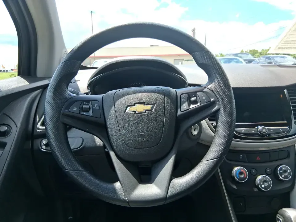 2018 Chevrolet Trax LT (3GNCJLSB1JL) with an ECOTEC 1.4L I-4 DOHC engine, 6A transmission, located at 4508 South Dixie Dr, Moraine, OH, 45439, (937) 908-9800, 39.689976, -84.218452 - Need a small SUV that fits city parking, handles daily commutes, and still has room for weekend getaways to Carillon Historical Park or a quick run down I75? This 2018 Chevrolet Trax LT is built for real-life Moraine and Dayton-area driving-easy to maneuver, comfortable for long stretches on South D - Photo#16