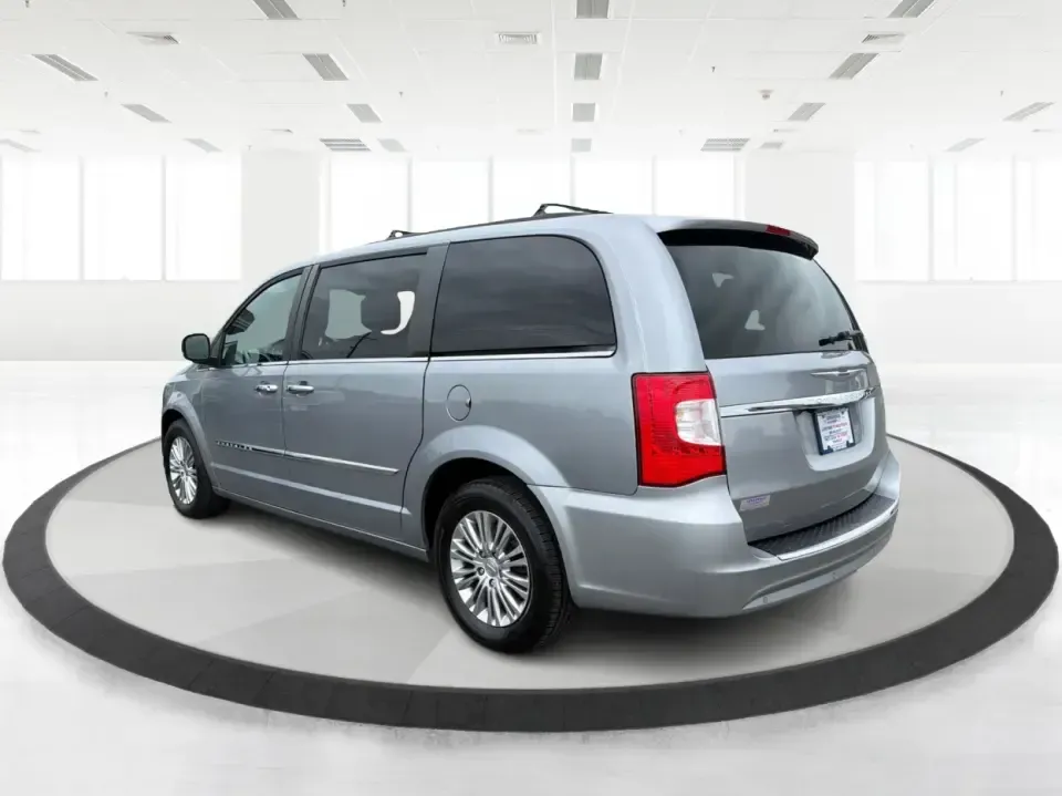 2015 Chrysler Town and Country Touring-L (2C4RC1CG9FR) with an 3.6L V-6 DOHC engine, 6-Speed Automatic transmission, located at 1230 East Main St, Xenia, OH, 45385, (937) 908-9800, 39.688026, -83.910172 - Road-trip ready and kid-hauler approved, this 2015 Chrysler Town and Country Touring-L is built for real life in Xenia-school drop-offs, long commutes to Dayton, and weekend runs to Caesar Creek State Park with the whole crew and everyone's gear. With its comfortable cabin, family-friendly tech, a - Photo#4