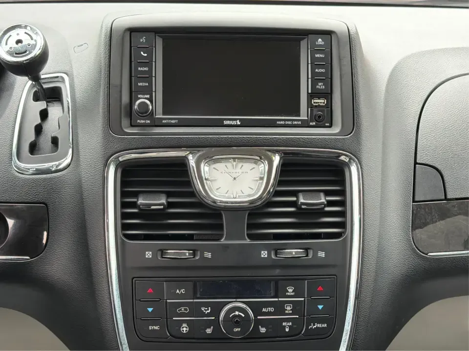 2015 Chrysler Town and Country Touring-L (2C4RC1CG9FR) with an 3.6L V-6 DOHC engine, 6-Speed Automatic transmission, located at 1230 East Main St, Xenia, OH, 45385, (937) 908-9800, 39.688026, -83.910172 - Road-trip ready and kid-hauler approved, this 2015 Chrysler Town and Country Touring-L is built for real life in Xenia-school drop-offs, long commutes to Dayton, and weekend runs to Caesar Creek State Park with the whole crew and everyone's gear. With its comfortable cabin, family-friendly tech, a - Photo#13