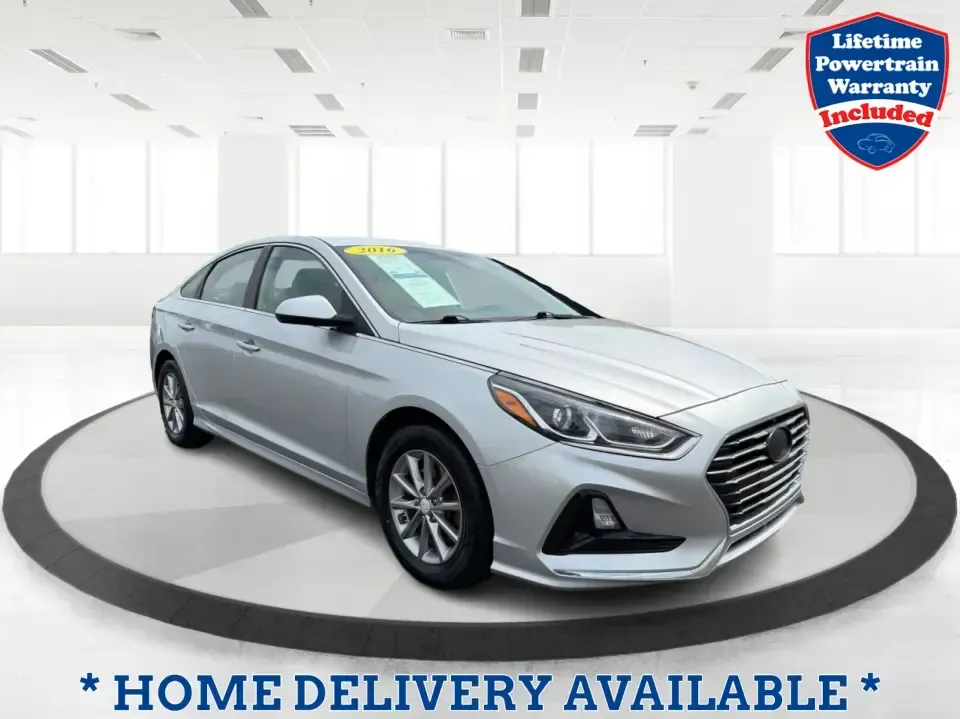 2018 Hyundai Sonata SE (5NPE24AF2JH) with an 2.4L I-4 gasoline direct injection engine, 7A transmission, located at 1230 East Main St, Xenia, OH, 45385, (937) 908-9800, 39.688026, -83.910172 - Need a dependable sedan for the daily commute from Xenia to Beavercreek, Wright-Patterson, or Downtown Dayton-without giving up comfort for weekend plans? This 2018 Hyundai Sonata SE in Symphony Silver is a practical, road-trip-ready midsize sedan that fits real life: school drop-offs, long work dri - Photo#0