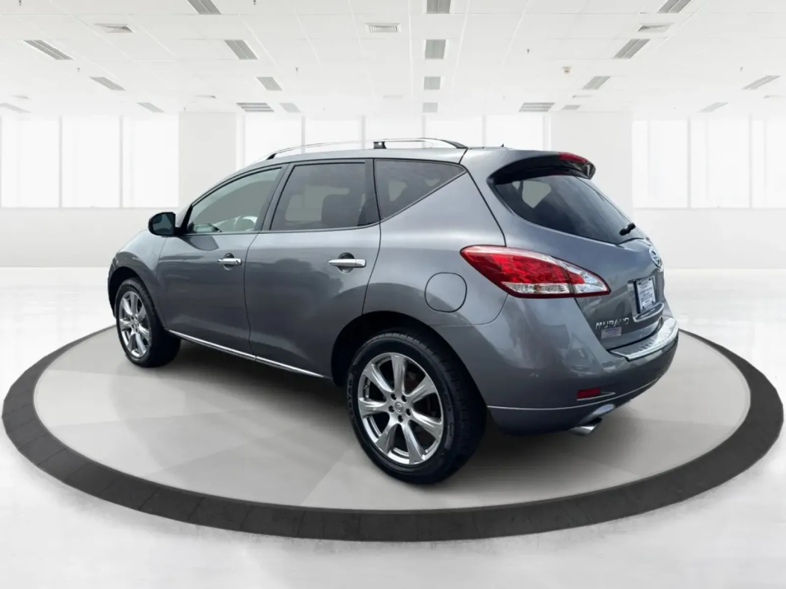 2014 Nissan Murano LE (JN8AZ1MW3EW) with an 3.5L V-6 DOHC engine, located at 1099 N County Rd 25A , Troy, OH, 45373, (937) 908-9800, 40.057079, -84.212883 - **Discover Your Next Adventure in Comfort and Style with the 2014 Nissan Murano LE at Advantage Car and Credit - Troy!**<br /> <br /> Are you in search of a versatile vehicle that can seamlessly transition from daily commutes to weekend adventures? Look no further! The 2014 Nissan Murano LE is desig - Photo#4