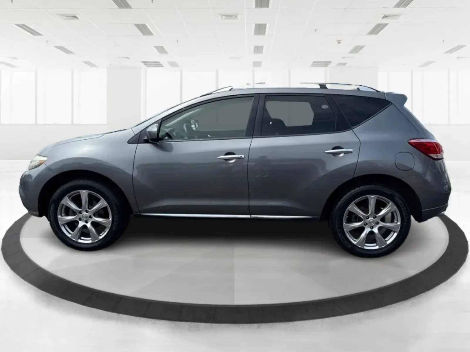 2014 Nissan Murano LE (JN8AZ1MW3EW) with an 3.5L V-6 DOHC engine, located at 1099 N County Rd 25A , Troy, OH, 45373, (937) 908-9800, 40.057079, -84.212883 - **Discover Your Next Adventure in Comfort and Style with the 2014 Nissan Murano LE at Advantage Car and Credit - Troy!**<br /> <br /> Are you in search of a versatile vehicle that can seamlessly transition from daily commutes to weekend adventures? Look no further! The 2014 Nissan Murano LE is desig - Photo#5