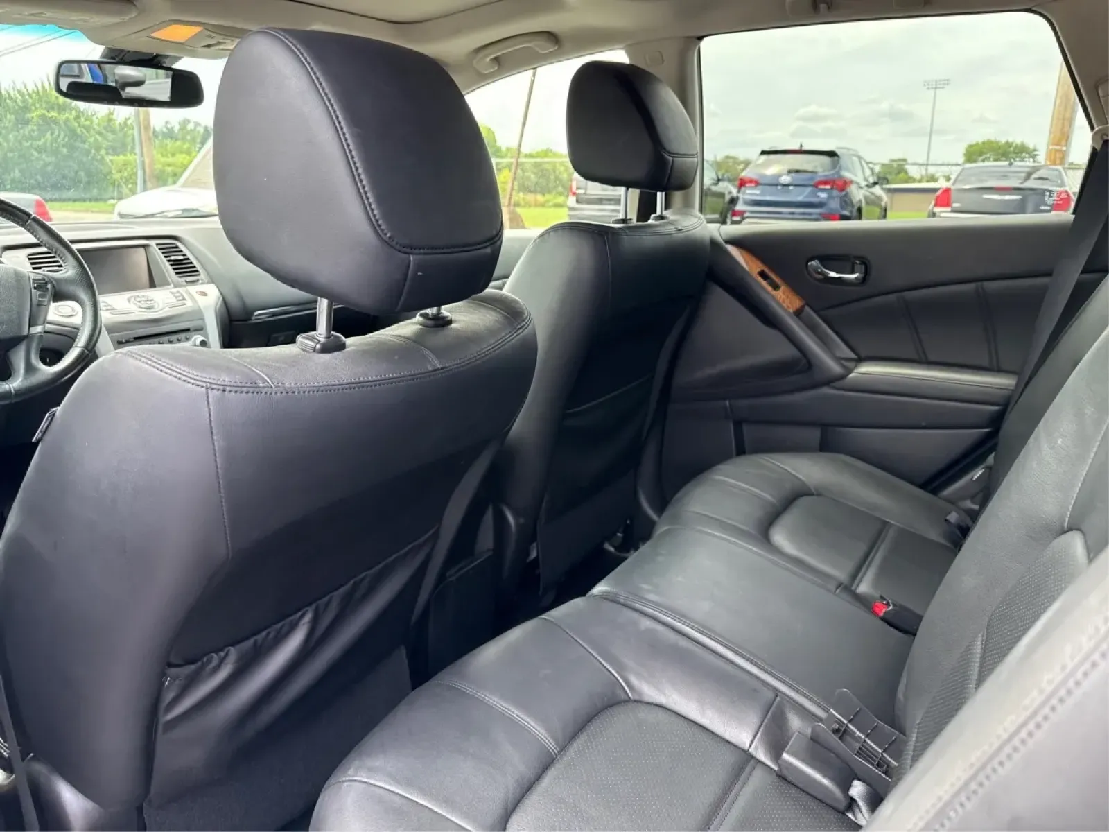 2014 Nissan Murano LE (JN8AZ1MW3EW) with an 3.5L V-6 DOHC engine, located at 1099 N County Rd 25A , Troy, OH, 45373, (937) 908-9800, 40.057079, -84.212883 - **Discover Your Next Adventure in Comfort and Style with the 2014 Nissan Murano LE at Advantage Car and Credit - Troy!**<br /> <br /> Are you in search of a versatile vehicle that can seamlessly transition from daily commutes to weekend adventures? Look no further! The 2014 Nissan Murano LE is desig - Photo#10