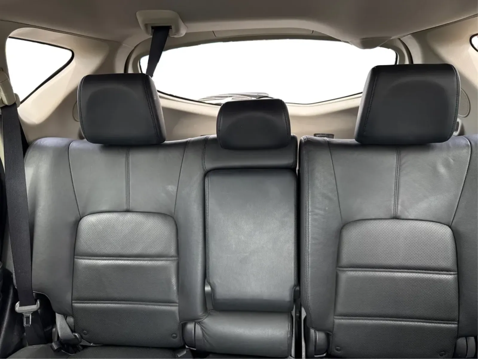 2014 Nissan Murano LE (JN8AZ1MW3EW) with an 3.5L V-6 DOHC engine, located at 1099 N County Rd 25A , Troy, OH, 45373, (937) 908-9800, 40.057079, -84.212883 - **Discover Your Next Adventure in Comfort and Style with the 2014 Nissan Murano LE at Advantage Car and Credit - Troy!**<br /> <br /> Are you in search of a versatile vehicle that can seamlessly transition from daily commutes to weekend adventures? Look no further! The 2014 Nissan Murano LE is desig - Photo#14