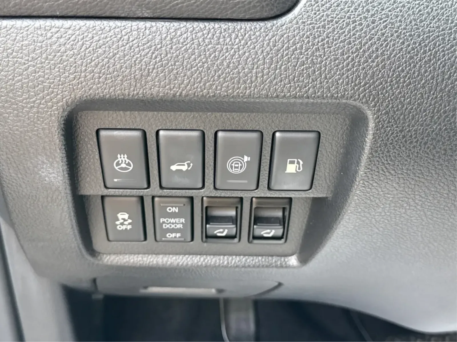 2014 Nissan Murano LE (JN8AZ1MW3EW) with an 3.5L V-6 DOHC engine, located at 1099 N County Rd 25A , Troy, OH, 45373, (937) 908-9800, 40.057079, -84.212883 - **Discover Your Next Adventure in Comfort and Style with the 2014 Nissan Murano LE at Advantage Car and Credit - Troy!**<br /> <br /> Are you in search of a versatile vehicle that can seamlessly transition from daily commutes to weekend adventures? Look no further! The 2014 Nissan Murano LE is desig - Photo#17