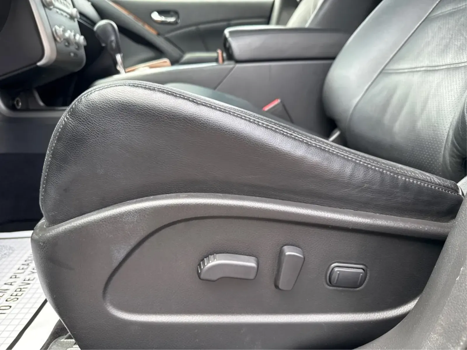 2014 Nissan Murano LE (JN8AZ1MW3EW) with an 3.5L V-6 DOHC engine, located at 1099 N County Rd 25A , Troy, OH, 45373, (937) 908-9800, 40.057079, -84.212883 - **Discover Your Next Adventure in Comfort and Style with the 2014 Nissan Murano LE at Advantage Car and Credit - Troy!**<br /> <br /> Are you in search of a versatile vehicle that can seamlessly transition from daily commutes to weekend adventures? Look no further! The 2014 Nissan Murano LE is desig - Photo#18