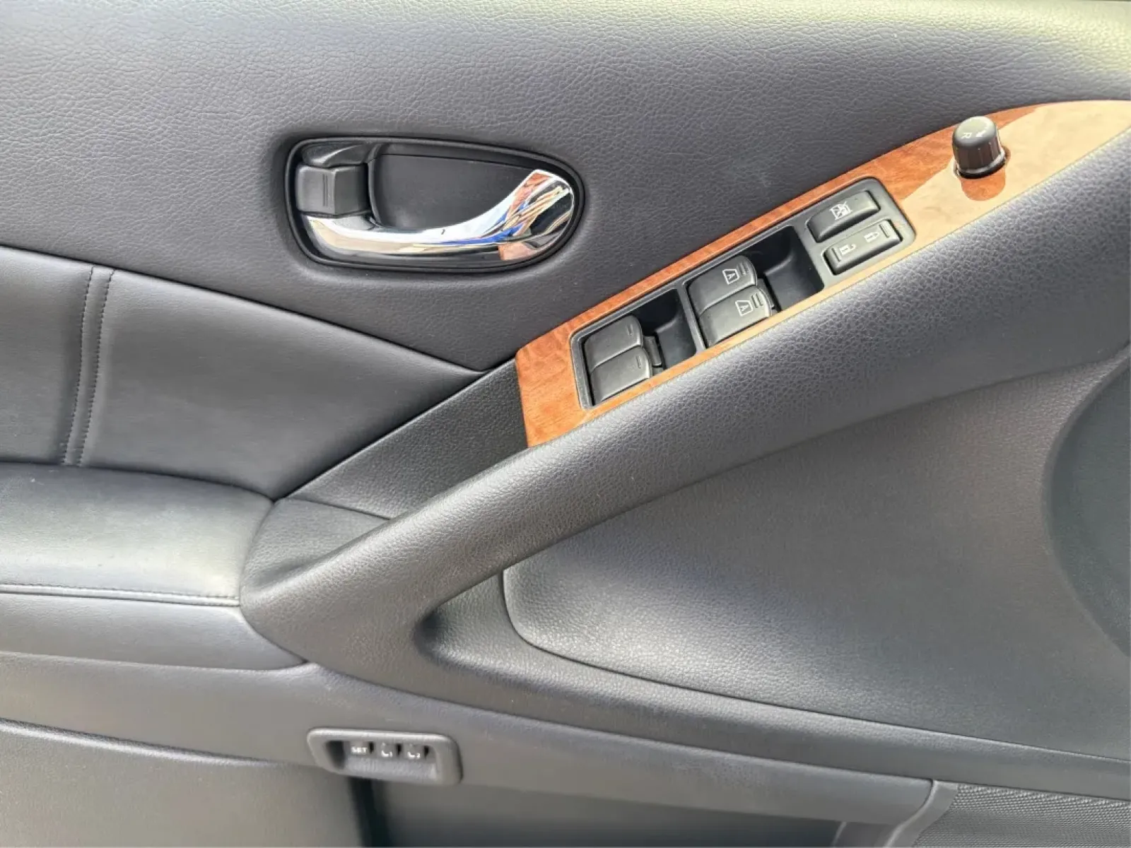 2014 Nissan Murano LE (JN8AZ1MW3EW) with an 3.5L V-6 DOHC engine, located at 1099 N County Rd 25A , Troy, OH, 45373, (937) 908-9800, 40.057079, -84.212883 - **Discover Your Next Adventure in Comfort and Style with the 2014 Nissan Murano LE at Advantage Car and Credit - Troy!**<br /> <br /> Are you in search of a versatile vehicle that can seamlessly transition from daily commutes to weekend adventures? Look no further! The 2014 Nissan Murano LE is desig - Photo#19