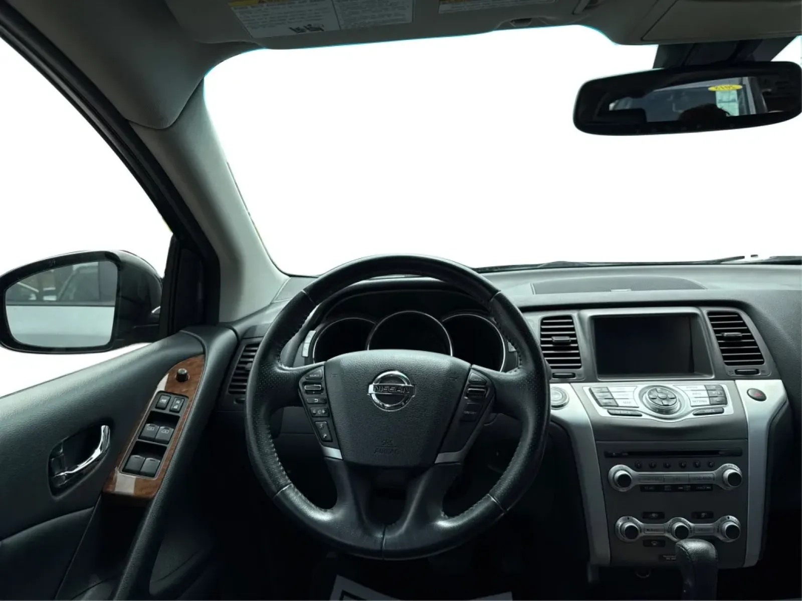 2014 Nissan Murano LE (JN8AZ1MW3EW) with an 3.5L V-6 DOHC engine, located at 1099 N County Rd 25A , Troy, OH, 45373, (937) 908-9800, 40.057079, -84.212883 - **Discover Your Next Adventure in Comfort and Style with the 2014 Nissan Murano LE at Advantage Car and Credit - Troy!**<br /> <br /> Are you in search of a versatile vehicle that can seamlessly transition from daily commutes to weekend adventures? Look no further! The 2014 Nissan Murano LE is desig - Photo#21