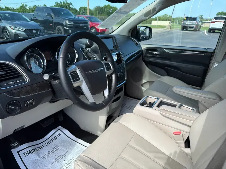 2015 Chrysler Town and Country Touring (2C4RC1BG1FR) with an 3.6L V-6 DOHC engine, 6-Speed Automatic transmission, located at 1951 S Dayton Lakeview Rd., New Carlisle, OH, 45344, (937) 908-9800, 39.890999, -84.050255 - Load up the kids, the snacks, and the luggage-this 2015 Chrysler Town and Country Touring is built for real life in New Carlisle, whether you're running daily school drop-offs, commuting toward Dayton, or packing up for a weekend road trip. Finished in eye-catching True Blue Pearlcoat, this family - Photo#9