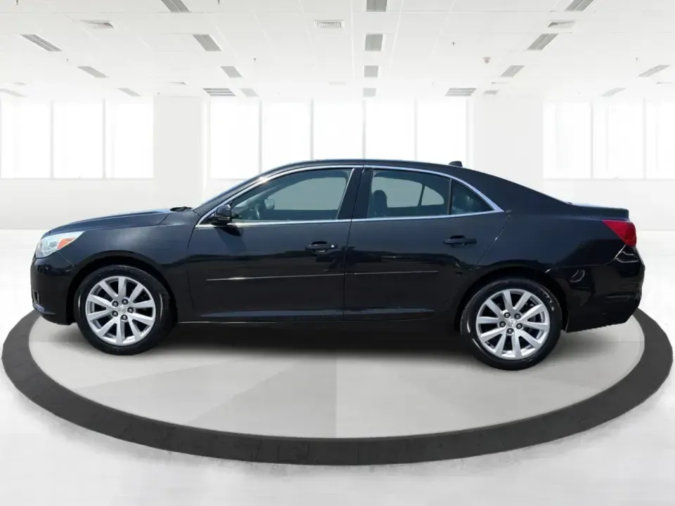2013 Chevrolet Malibu 2LT (1G11E5SA0DF) with an ECOTEC 2.5L I-4 gasoline direct injection engine, 6-Speed Automatic transmission, located at 880 E. National Road, Vandalia, OH, 45377, (937) 908-9800, 39.891918, -84.183594 - Need a dependable sedan for the daily commute up I75, quick school drop-offs, and comfortable weekend drives to the Dayton Art Institute or a Dragons game? This 2013 Chevrolet Malibu 2LT in Black Granite Metallic fits the real-life routine of busy families, first-time buyers, and budget-conscious dr - Photo#5