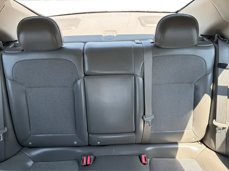 2013 Chevrolet Malibu 2LT (1G11E5SA0DF) with an ECOTEC 2.5L I-4 gasoline direct injection engine, 6-Speed Automatic transmission, located at 880 E. National Road, Vandalia, OH, 45377, (937) 908-9800, 39.891918, -84.183594 - Need a dependable sedan for the daily commute up I75, quick school drop-offs, and comfortable weekend drives to the Dayton Art Institute or a Dragons game? This 2013 Chevrolet Malibu 2LT in Black Granite Metallic fits the real-life routine of busy families, first-time buyers, and budget-conscious dr - Photo#13