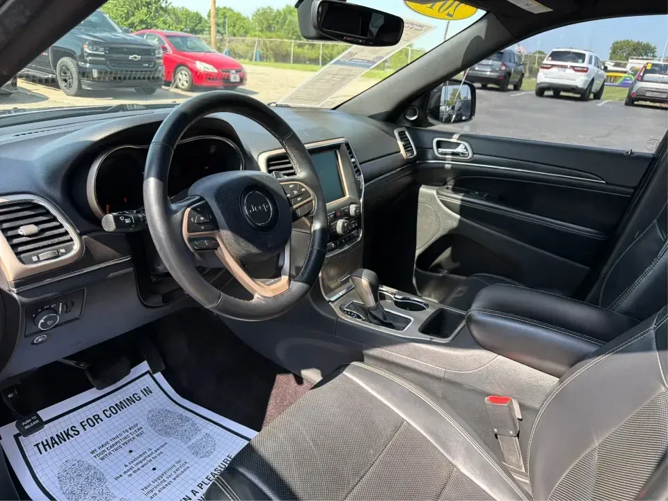 2017 Jeep Grand Cherokee Limited 4x2 (1C4RJEBG2HC) with an 3.6L V6 DOHC 24V engine, 8A transmission, located at 880 E. National Road, Vandalia, OH, 45377, (937) 908-9800, 39.891918, -84.183594 - Picture your next road trip starting in Vandalia-bags packed, playlists ready, and the comfort to make every mile feel easy. This 2017 Jeep Grand Cherokee Limited 4x2 is a smart fit for busy families, daily commuters heading toward Dayton, and weekend explorers who want SUV space and Jeep style with - Photo#9