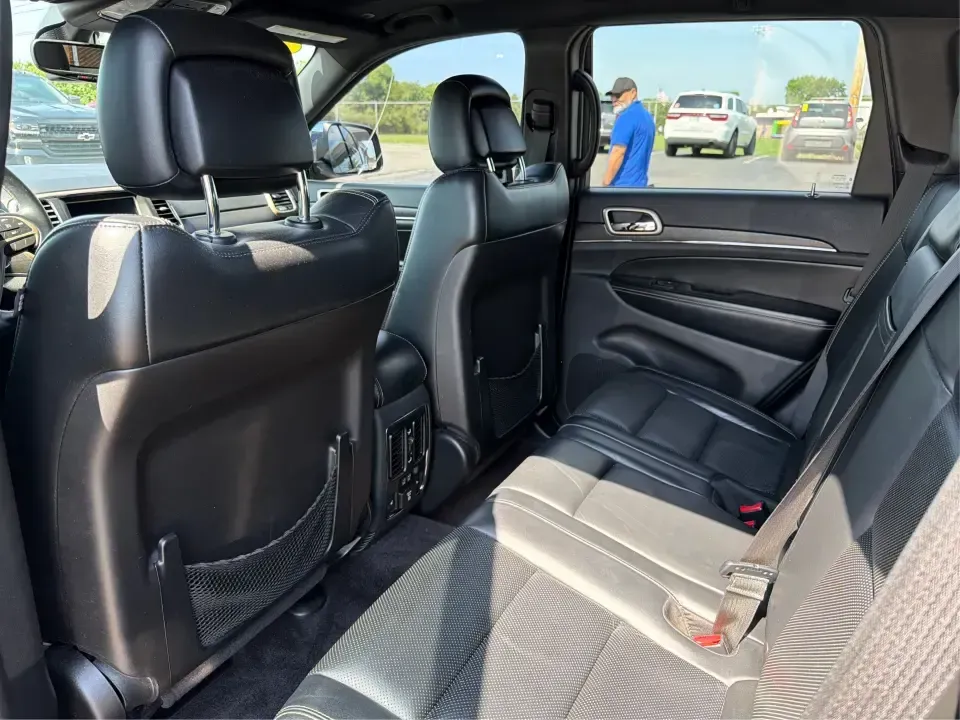 2017 Jeep Grand Cherokee Limited 4x2 (1C4RJEBG2HC) with an 3.6L V6 DOHC 24V engine, 8A transmission, located at 880 E. National Road, Vandalia, OH, 45377, (937) 908-9800, 39.891918, -84.183594 - Picture your next road trip starting in Vandalia-bags packed, playlists ready, and the comfort to make every mile feel easy. This 2017 Jeep Grand Cherokee Limited 4x2 is a smart fit for busy families, daily commuters heading toward Dayton, and weekend explorers who want SUV space and Jeep style with - Photo#10