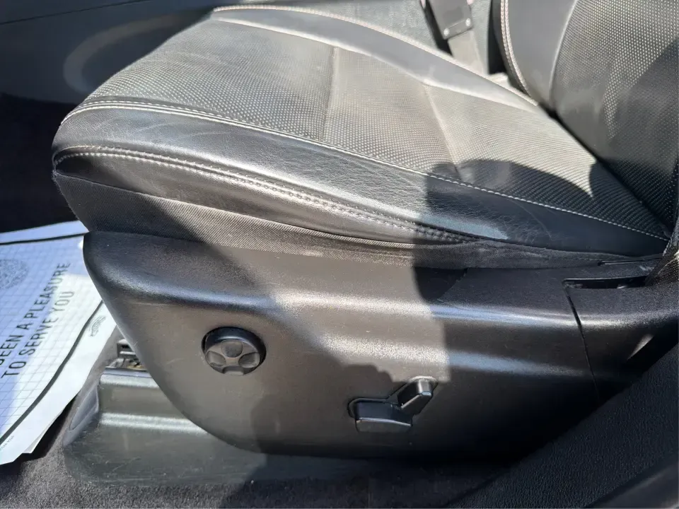2017 Jeep Grand Cherokee Limited 4x2 (1C4RJEBG2HC) with an 3.6L V6 DOHC 24V engine, 8A transmission, located at 880 E. National Road, Vandalia, OH, 45377, (937) 908-9800, 39.891918, -84.183594 - Picture your next road trip starting in Vandalia-bags packed, playlists ready, and the comfort to make every mile feel easy. This 2017 Jeep Grand Cherokee Limited 4x2 is a smart fit for busy families, daily commuters heading toward Dayton, and weekend explorers who want SUV space and Jeep style with - Photo#18