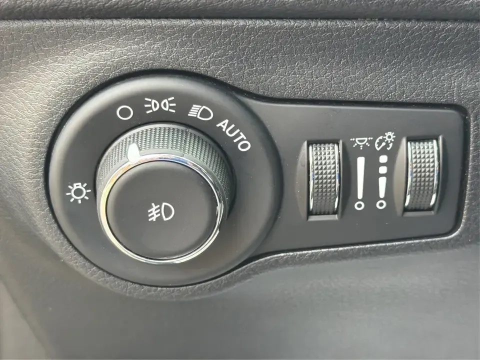 2018 Jeep Compass Latitude 4x4 (3C4NJDBB6JT) with an 2.4L L4 DOHC 16V engine, Manual/Standard transmission, located at 1099 N County Rd 25A , Troy, OH, 45373, (937) 908-9800, 40.057079, -84.212883 - Ready for weekend escapes to Hocking Hills, snowy school drop-offs, or a daily commute down I75? This 2018 Jeep Compass Latitude 4x4 is built for drivers who want SUV versatility with confident 4WD capability-great for growing families, outdoor-minded couples, and commuters who prefer a hands-on dri - Photo#17