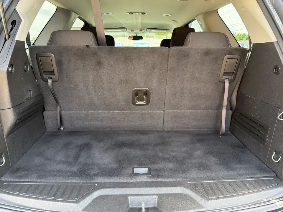 2016 GMC Acadia SLE-2 (1GKKVPKD1GJ) with an 3.6L V-6 gasoline direct injection engine, 6A transmission, located at 401 Woodman Dr, Riverside, OH, 45431, (937) 908-9800, 39.760899, -84.123421 - Need one SUV that can handle school drop-offs, long commutes, and weekend getaways to the MetroParks without feeling cramped? This 2016 GMC Acadia SLE-2 in Ebony Twilight Metallic is a smart fit for busy families and active drivers who want three-row flexibility, confident traction, and everyday com - Photo#11