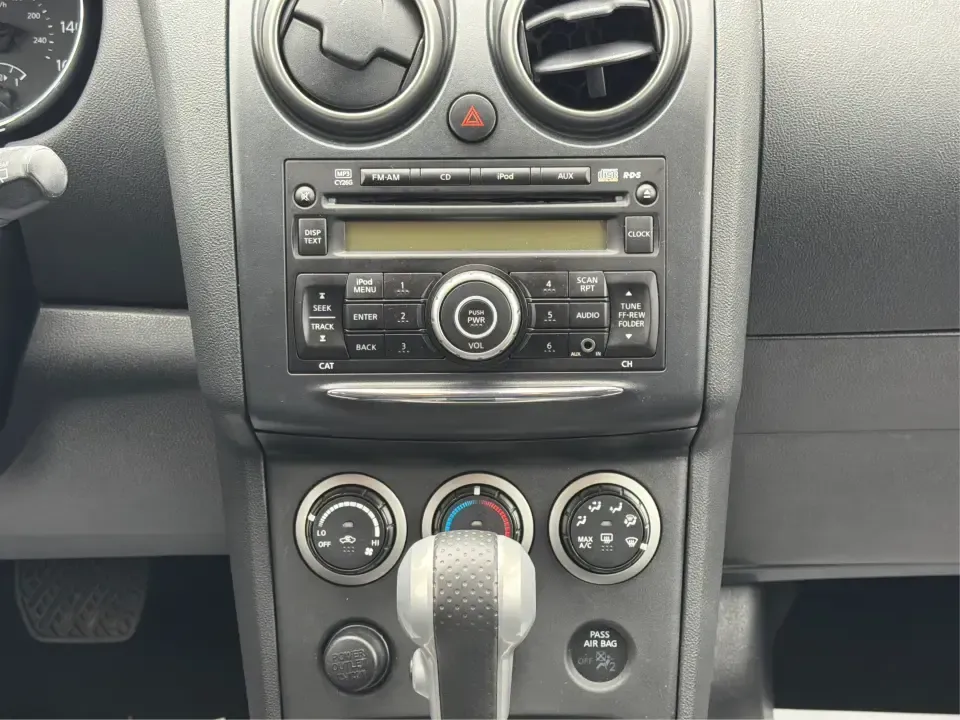 2012 Nissan Rogue S (JN8AS5MV2CW) with an 2.5L I-4 DOHC engine, Continuously Variable Transmission transmission, located at 1230 East Main St, Xenia, OH, 45385, (937) 908-9800, 39.688026, -83.910172 - 2012 Nissan Rogue S - Photo#13
