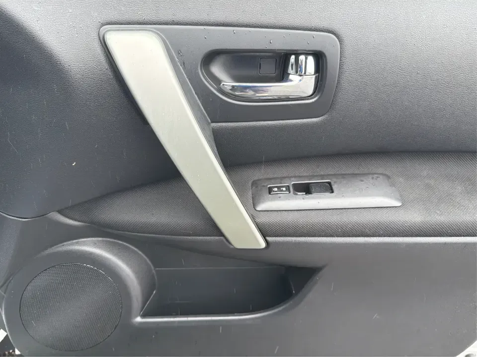 2012 Nissan Rogue S (JN8AS5MV2CW) with an 2.5L I-4 DOHC engine, Continuously Variable Transmission transmission, located at 1230 East Main St, Xenia, OH, 45385, (937) 908-9800, 39.688026, -83.910172 - 2012 Nissan Rogue S - Photo#18