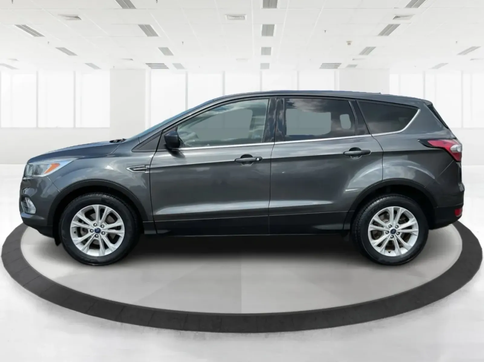 2017 Ford Escape SE (1FMCU0GD7HU) with an Other engine, located at 1099 N County Rd 25A , Troy, OH, 45373, (937) 908-9800, 40.057079, -84.212883 - **Experience Life on the Move with the 2017 Ford Escape SE at Advantage Car and Credit - Troy!**<br /> <br /> Are you ready to elevate your lifestyle with a versatile SUV that's perfect for family outings and weekend adventures? Look no further than the 2017 Ford Escape SE, available at Advantage Ca - Photo#5